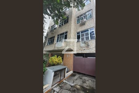Apartamento à venda com 60m², 2 quartos e 1 vaga Apartamento à venda com 60m², 2 quartos e 1 vagaFachada