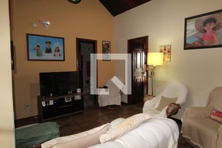 Casa de condomínio à venda com 480m², 4 quartos e 3 vagasSala do segundo andar