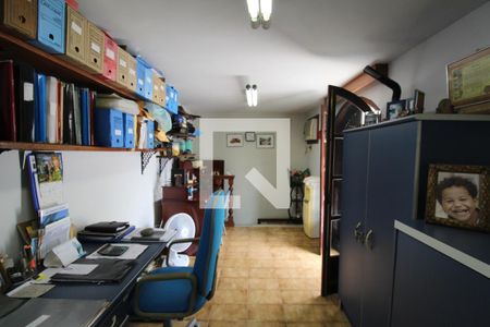 Casa de condomínio à venda com 480m², 4 quartos e 3 vagasQuarto 2 - Escritório