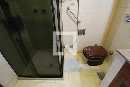 Casa de condomínio à venda com 480m², 4 quartos e 3 vagasBanheiro da suíte 2