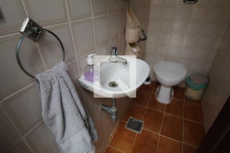 Casa de condomínio à venda com 480m², 4 quartos e 3 vagasÁrea de serviço - Banheiro