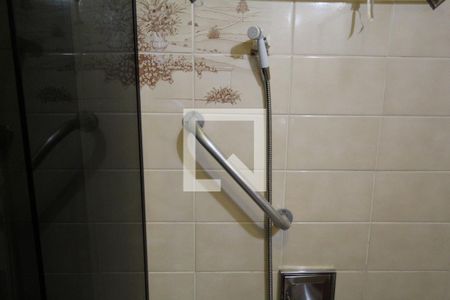 Casa de condomínio à venda com 480m², 4 quartos e 3 vagasBanheiro da suíte 2