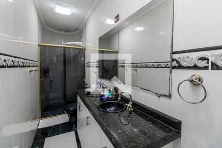 Casa à venda com 225m², 3 quartos e 2 vagas Casa à venda com 225m², 3 quartos e 2 vagasBanheiro