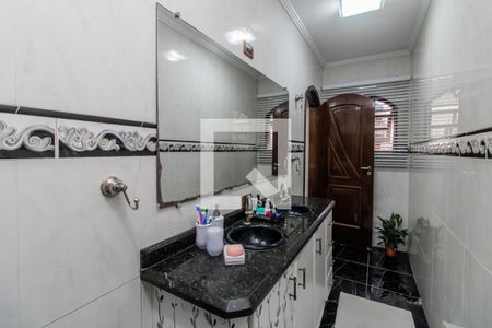 Casa à venda com 225m², 3 quartos e 2 vagas Casa à venda com 225m², 3 quartos e 2 vagasBanheiro