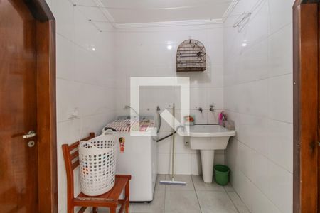 Casa à venda com 225m², 3 quartos e 2 vagas Casa à venda com 225m², 3 quartos e 2 vagasÁrea de Serviço