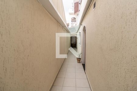 Casa à venda com 225m², 3 quartos e 2 vagas Casa à venda com 225m², 3 quartos e 2 vagasCorredor