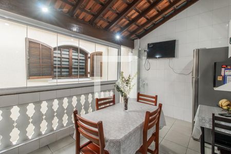 Casa à venda com 225m², 3 quartos e 2 vagas Casa à venda com 225m², 3 quartos e 2 vagasArea da Churrasqueira