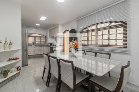 Casa à venda com 225m², 3 quartos e 2 vagas Casa à venda com 225m², 3 quartos e 2 vagasCozinha