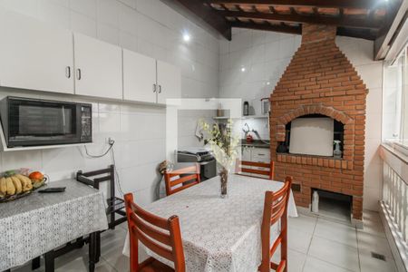 Casa à venda com 225m², 3 quartos e 2 vagas Casa à venda com 225m², 3 quartos e 2 vagasArea da Churrasqueira