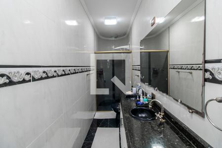 Casa à venda com 225m², 3 quartos e 2 vagas Casa à venda com 225m², 3 quartos e 2 vagasBanheiro