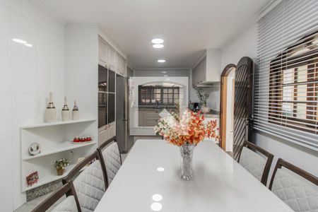 Casa à venda com 225m², 3 quartos e 2 vagas Casa à venda com 225m², 3 quartos e 2 vagasCozinha