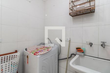 Casa à venda com 225m², 3 quartos e 2 vagas Casa à venda com 225m², 3 quartos e 2 vagasÁrea de Serviço