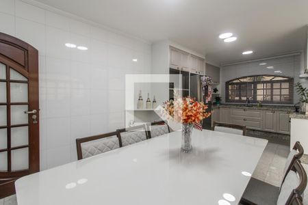 Casa à venda com 225m², 3 quartos e 2 vagas Casa à venda com 225m², 3 quartos e 2 vagasCozinha
