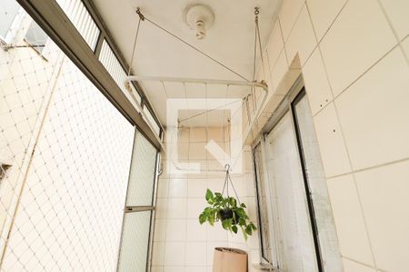 Apartamento à venda com 80m², 2 quartos e sem vagaCozinha e Área de Serviço