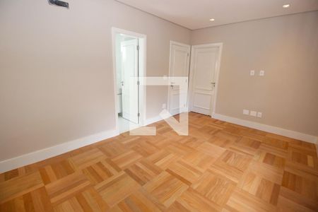 Casa à venda com 420m², 4 quartos e 4 vagasSuíte 3