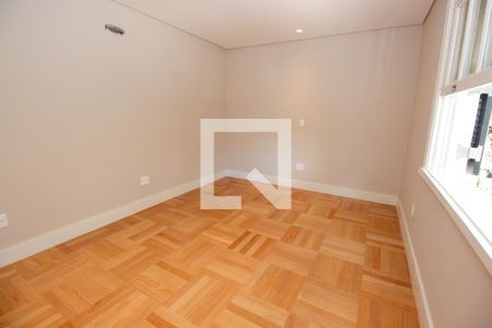 Casa à venda com 420m², 4 quartos e 4 vagasSuíte 4
