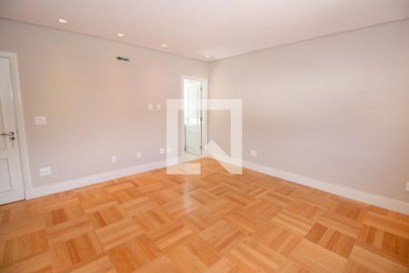 Casa à venda com 420m², 4 quartos e 4 vagasSuíte 2