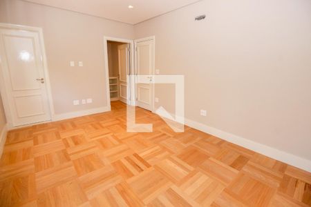 Casa à venda com 420m², 4 quartos e 4 vagasSuíte 4