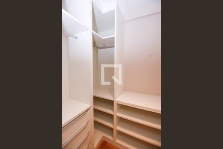 Casa à venda com 420m², 4 quartos e 4 vagasCloset da Suíte 4