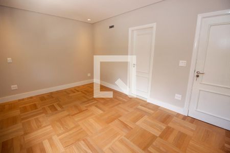 Casa à venda com 420m², 4 quartos e 4 vagasSuíte 3