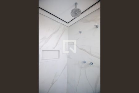 Casa à venda com 420m², 4 quartos e 4 vagasBanheiro da Suíte 1