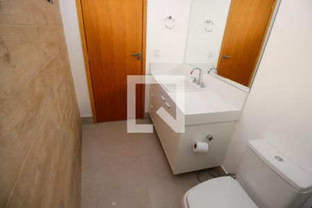 Casa à venda com 450m², 4 quartos e 4 vagasBanheiro da Suíte 2