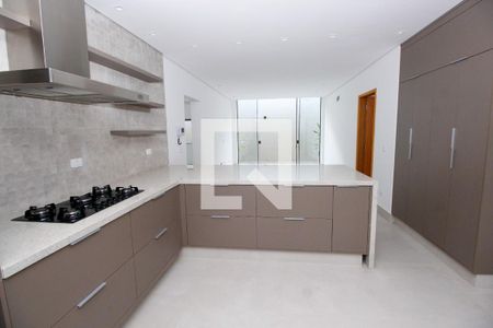 Casa à venda com 450m², 4 quartos e 4 vagasCozinha