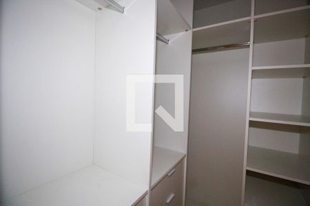 Casa à venda com 450m², 4 quartos e 4 vagasCloset da suíte 1