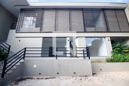 Casa à venda com 450m², 4 quartos e 4 vagasFachada