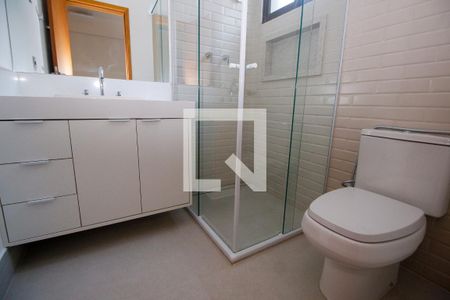 Casa à venda com 450m², 4 quartos e 4 vagasBanheiro da Suíte 1