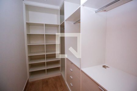 Casa à venda com 450m², 4 quartos e 4 vagasCloset da suíte 2