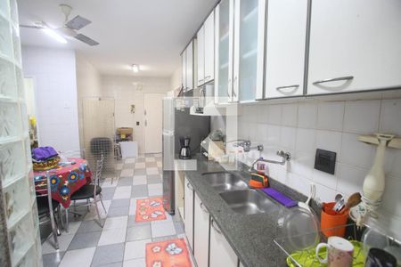 Apartamento à venda com 90m², 2 quartos e 1 vaga Apartamento à venda com 90m², 2 quartos e 1 vagaCozinha