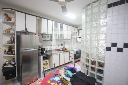 Apartamento à venda com 90m², 2 quartos e 1 vaga Apartamento à venda com 90m², 2 quartos e 1 vagaCozinha