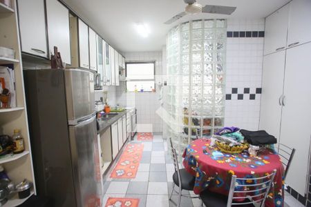 Apartamento à venda com 90m², 2 quartos e 1 vaga Apartamento à venda com 90m², 2 quartos e 1 vagaCozinha