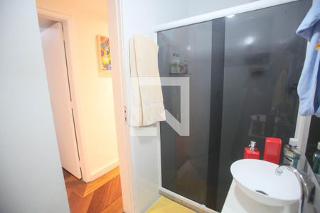 Apartamento à venda com 90m², 2 quartos e 1 vaga Apartamento à venda com 90m², 2 quartos e 1 vagaBanheiro Social