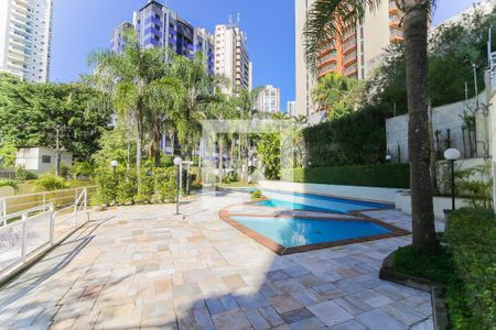 Apartamento para alugar com 160m², 3 quartos e 3 vagas Apartamento para alugar com 160m², 3 quartos e 3 vagasÁrea comum - Piscina