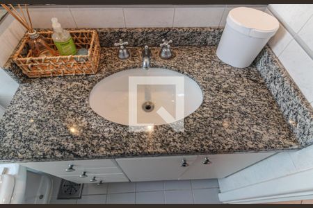 Apartamento à venda com 100m², 3 quartos e 1 vaga Apartamento à venda com 100m², 3 quartos e 1 vagaSuíte - Banheiro