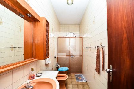 Casa à venda com 390m², 3 quartos e 4 vagas Casa à venda com 390m², 3 quartos e 4 vagasBanheiro Social