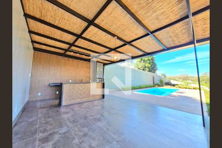 Casa à venda com 230m², 4 quartos e 4 vagasChurrasqueira