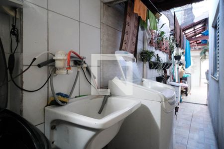 Casa à venda com 170m², 4 quartos e 2 vagas Casa à venda com 170m², 4 quartos e 2 vagasÁrea de Serviço