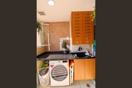 Apartamento à venda com 74m², 3 quartos e 2 vagas Apartamento à venda com 74m², 3 quartos e 2 vagasÁrea de Serviço