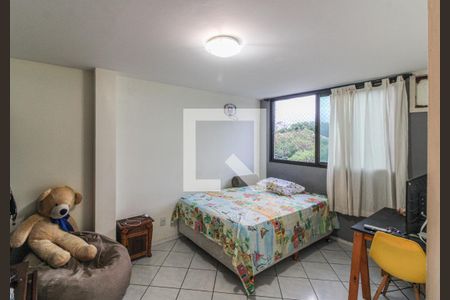 Apartamento à venda com 248m², 3 quartos e 2 vagasSuíte 2