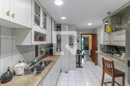 Apartamento à venda com 248m², 3 quartos e 2 vagasCozinha