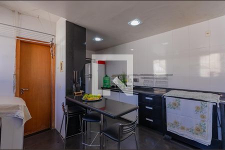 Apartamento à venda com 139m², 3 quartos e 1 vagaÁrea de Serviço