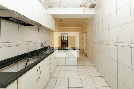 Casa à venda com 360m², 3 quartos e 4 vagas Casa à venda com 360m², 3 quartos e 4 vagasCasa 2