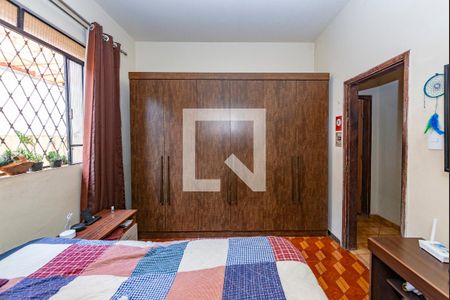 Casa à venda com 360m², 3 quartos e 4 vagas Casa à venda com 360m², 3 quartos e 4 vagasQuarto 2