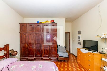 Casa à venda com 360m², 3 quartos e 4 vagas Casa à venda com 360m², 3 quartos e 4 vagasQuarto 1