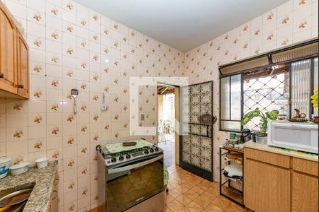 Casa à venda com 360m², 3 quartos e 4 vagas Casa à venda com 360m², 3 quartos e 4 vagasCozinha