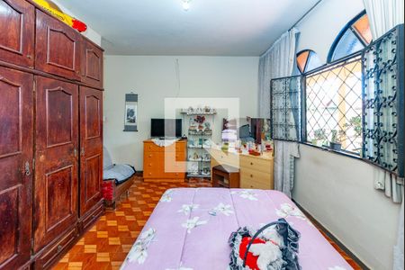 Casa à venda com 360m², 3 quartos e 4 vagas Casa à venda com 360m², 3 quartos e 4 vagasQuarto 1