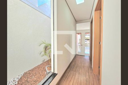 Casa à venda com 119m², 3 quartos e 3 vagasJardins de inverno e corredor